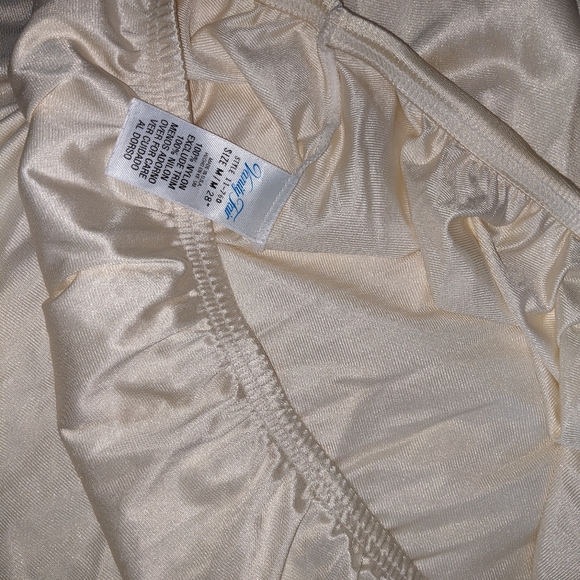 Lot of 2 vintage Vanity Fair long half slips M - Picture 3 of 3